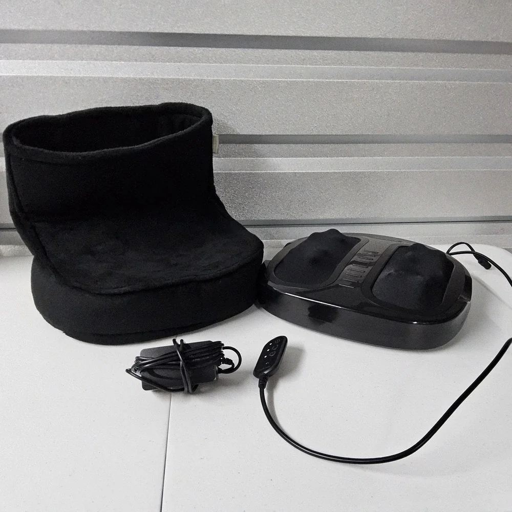 Brookstone Shiatsu Foot Massager and Warmer‎ with Heat Black Plush Cover 2-in-1